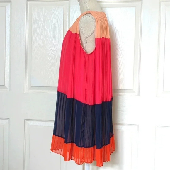 Jolie Moi Bright Color block Dress - Picture 3 of 4